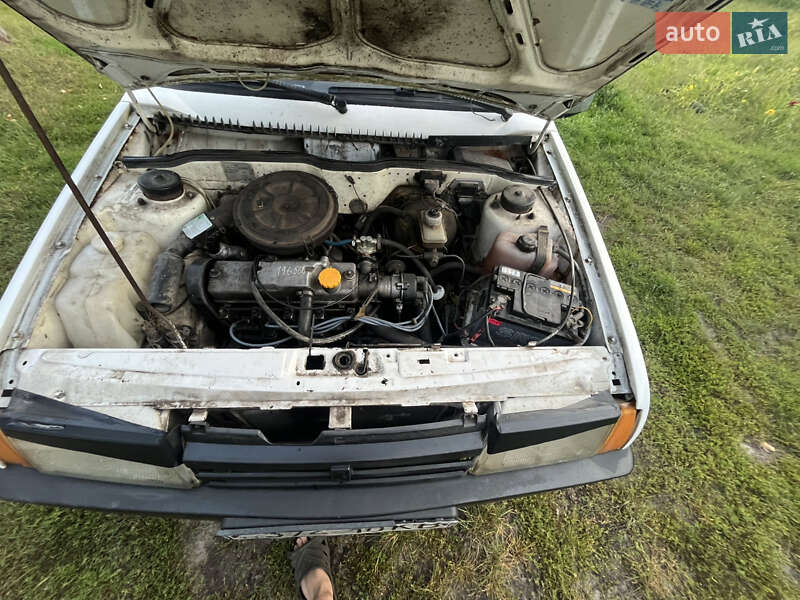 Хэтчбек ВАЗ / Lada 2109 1999 в Славуте