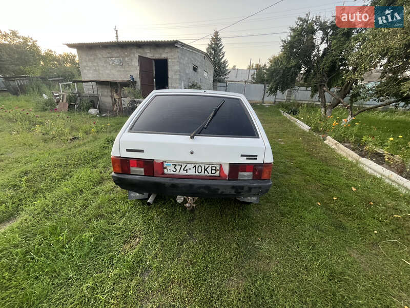 Хэтчбек ВАЗ / Lada 2109 1999 в Славуте