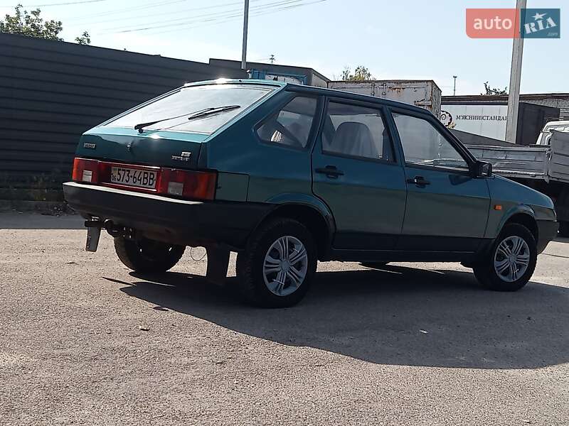 Хэтчбек ВАЗ / Lada 2109 2002 в Житомире