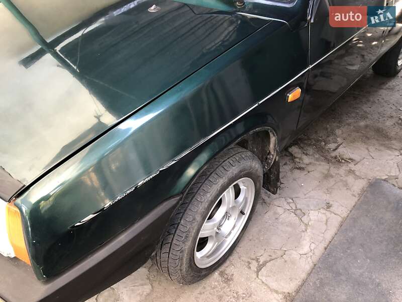 Хэтчбек ВАЗ / Lada 2109 2001 в Днепре