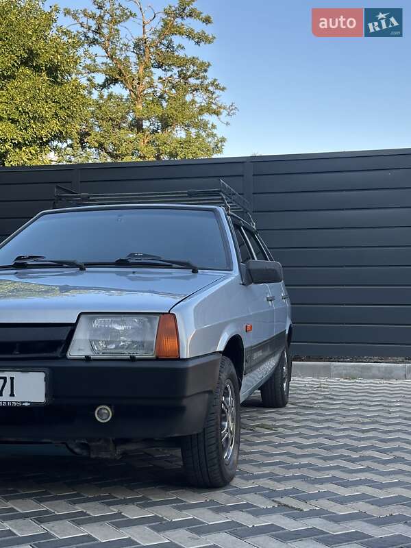 Хэтчбек ВАЗ / Lada 2109 2004 в Николаеве фото 14 Хэтчбек ВАЗ / Lada 2109 2004 в Николаеве