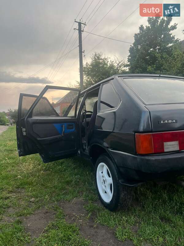 Хэтчбек ВАЗ / Lada 2109 2003 в Сумах