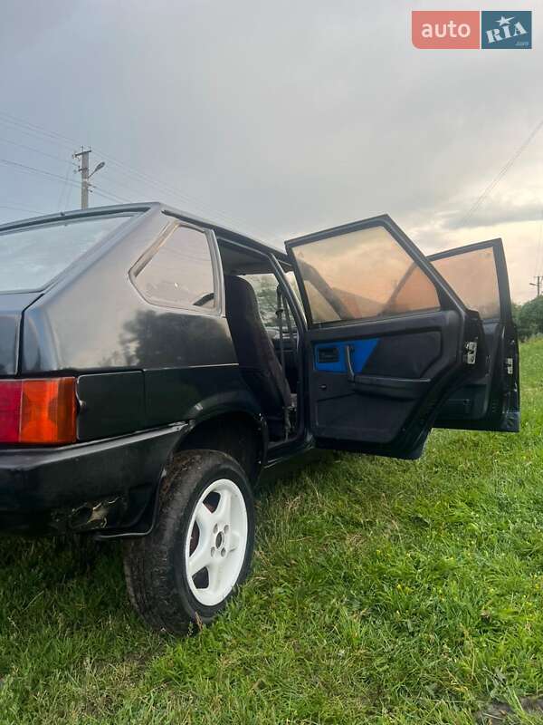 Хэтчбек ВАЗ / Lada 2109 2003 в Сумах