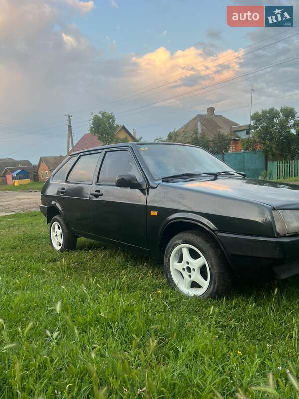 Хэтчбек ВАЗ / Lada 2109 2003 в Сумах