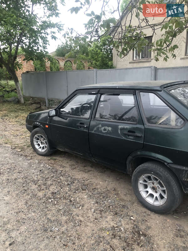 Хетчбек ВАЗ / Lada 2109 2001 в Рені