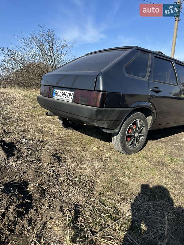 Хэтчбек ВАЗ / Lada 2109 2000 в Львове