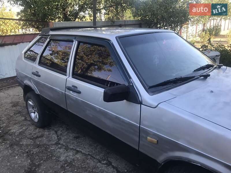 Хэтчбек ВАЗ / Lada 2109 2002 в Подольске
