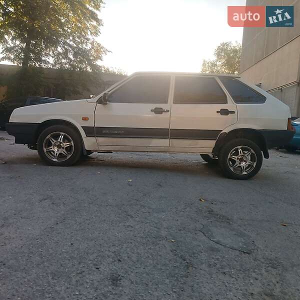 Хэтчбек ВАЗ / Lada 2109 2006 в Запорожье