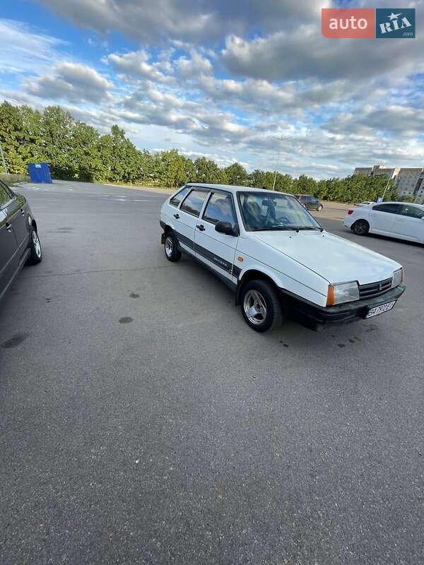 Хэтчбек ВАЗ / Lada 2109 2006 в Новоукраинке