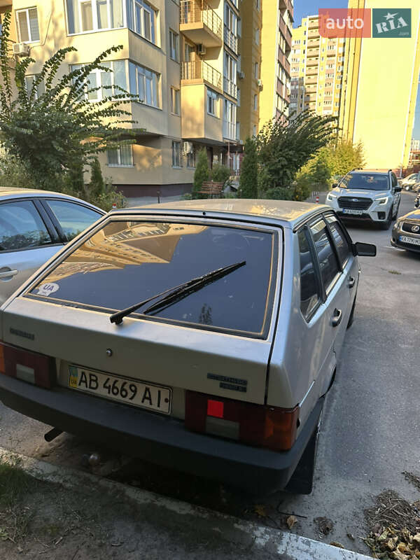 Хэтчбек ВАЗ / Lada 2109 2001 в Киеве