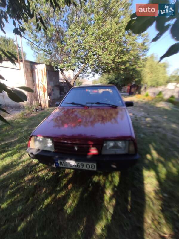 Хэтчбек ВАЗ / Lada 2109 2002 в Каменском