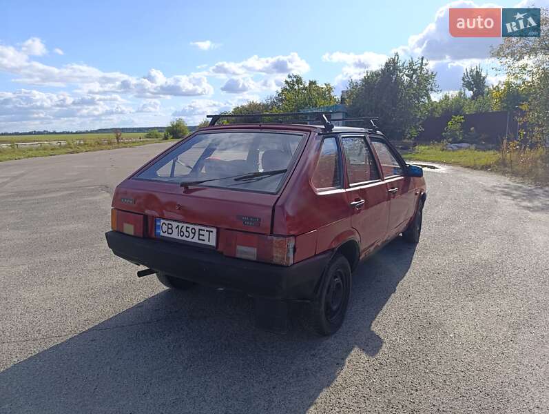 Хэтчбек ВАЗ / Lada 2109 1998 в Чернигове