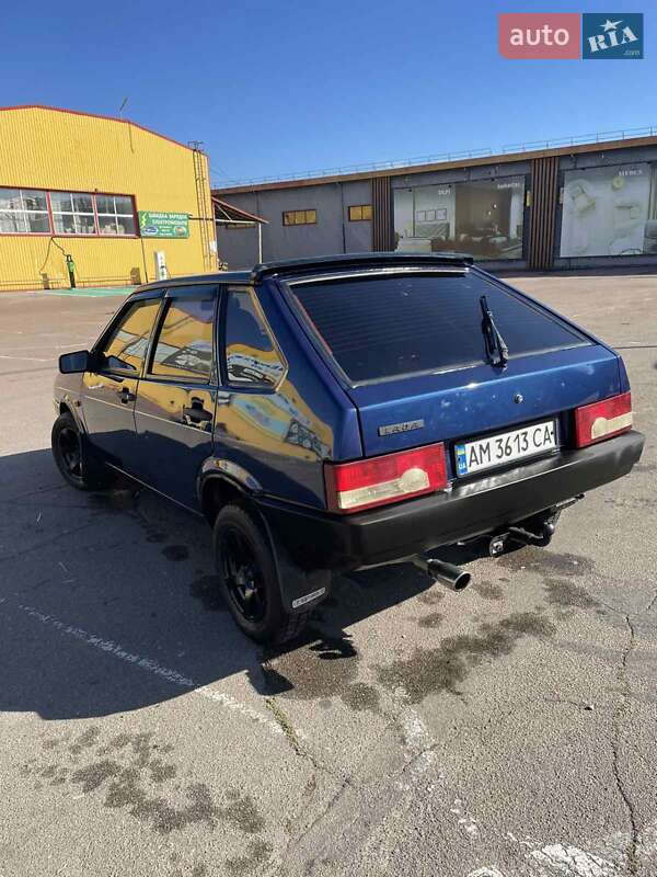 Хэтчбек ВАЗ / Lada 2109 2004 в Житомире