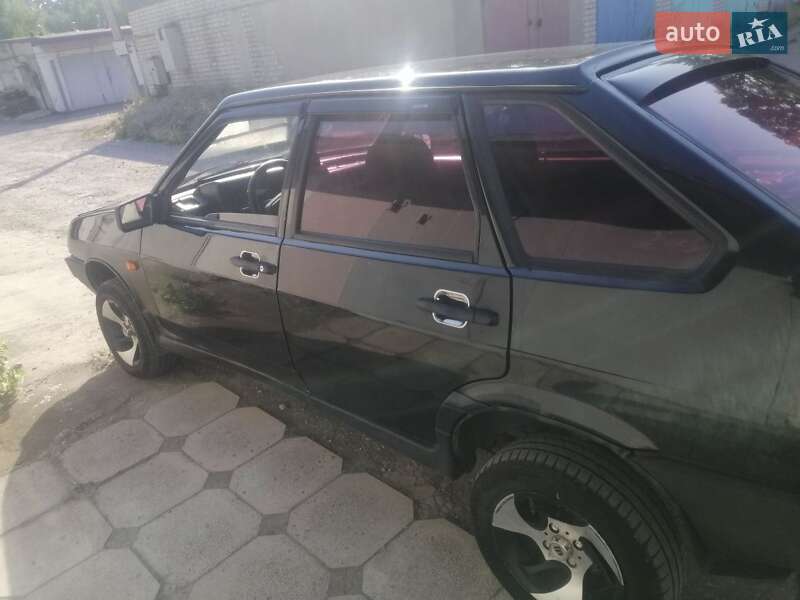 Хэтчбек ВАЗ / Lada 2109 2006 в Каменском