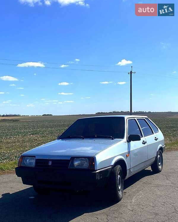 Хэтчбек ВАЗ / Lada 2109 2003 в Новоархангельске