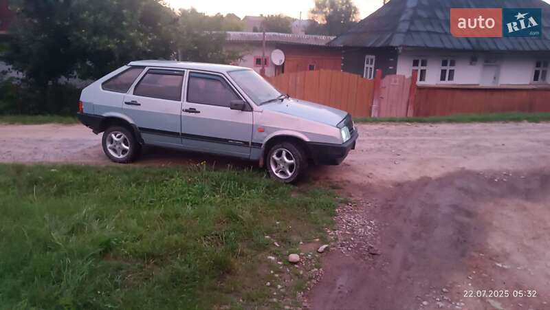 Хэтчбек ВАЗ / Lada 2109 2004 в Черновцах
