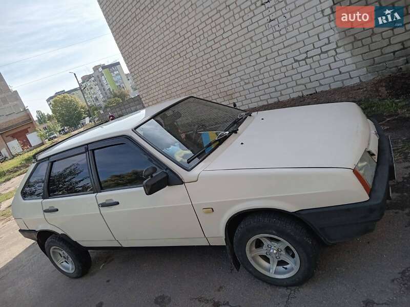 Хэтчбек ВАЗ / Lada 2109 1992 в Александрие