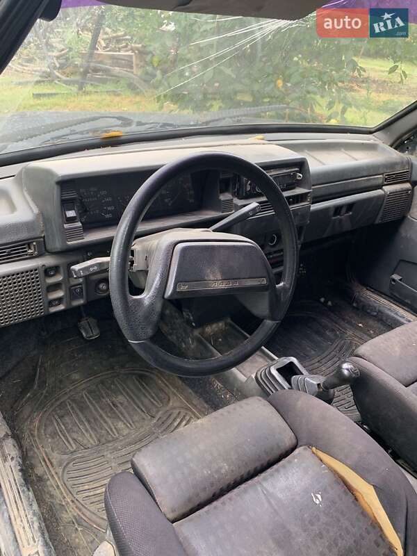 Хетчбек ВАЗ / Lada 2109 2004 в Кельменцях фото 4 Хетчбек ВАЗ / Lada 2109 2004 в Кельменцях