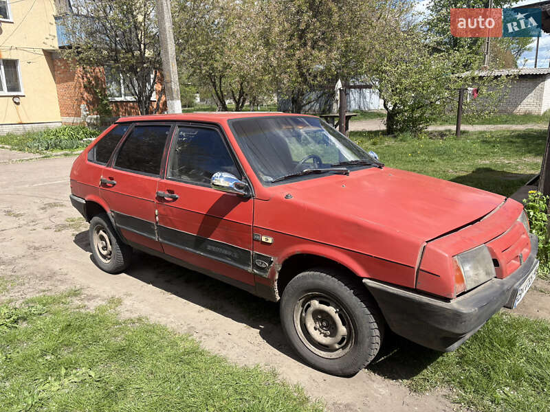 Хэтчбек ВАЗ 2109 1990 в 