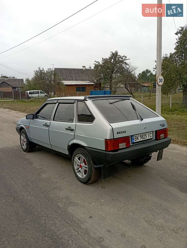 Хэтчбек ВАЗ / Lada 2109 2005 в Дубровице