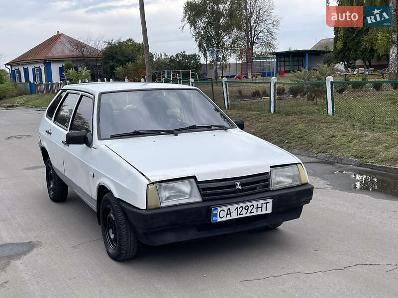 Хетчбек ВАЗ / Lada 2109 1992 в Золотоноші фото 3 Хетчбек ВАЗ / Lada 2109 1992 в Золотоноші