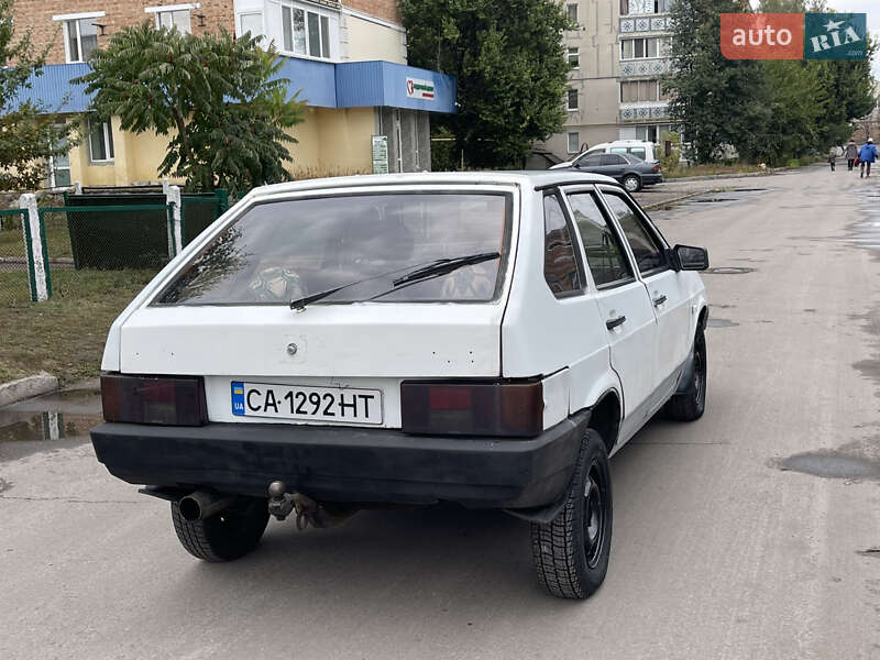 Хетчбек ВАЗ / Lada 2109 1992 в Золотоноші фото 4 Хетчбек ВАЗ / Lada 2109 1992 в Золотоноші