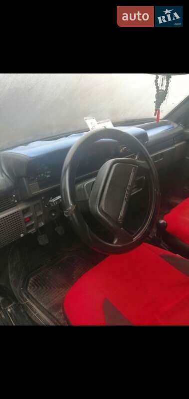 Хэтчбек ВАЗ / Lada 2109 2002 в Ямполе фото 2 Хэтчбек ВАЗ / Lada 2109 2002 в Ямполе