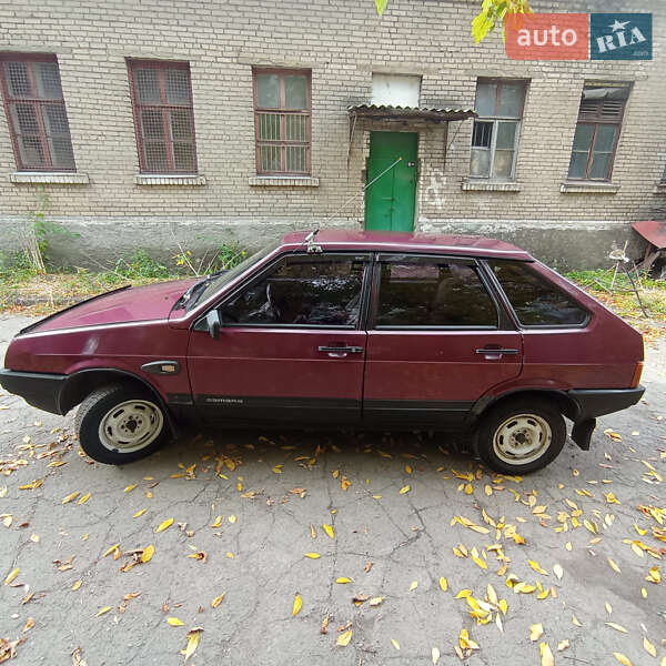 Хетчбек ВАЗ / Lada 2109 1998 в Дніпрі
