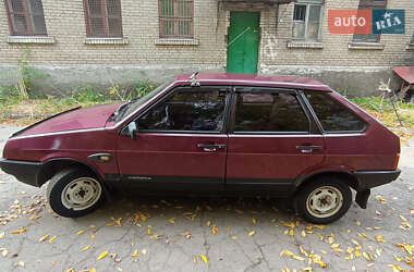 Хэтчбек ВАЗ 2109 1998 в 