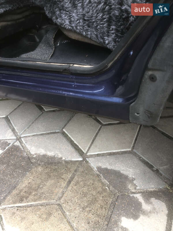Хэтчбек ВАЗ / Lada 2109 2004 в Остроге