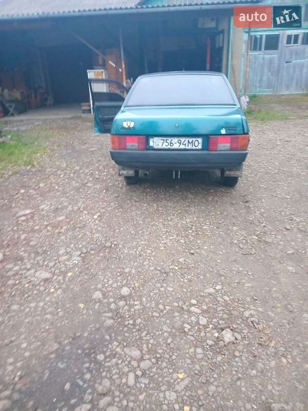 Хэтчбек ВАЗ / Lada 2109 2000 в Рожнятове фото 3 Хэтчбек ВАЗ / Lada 2109 2000 в Рожнятове