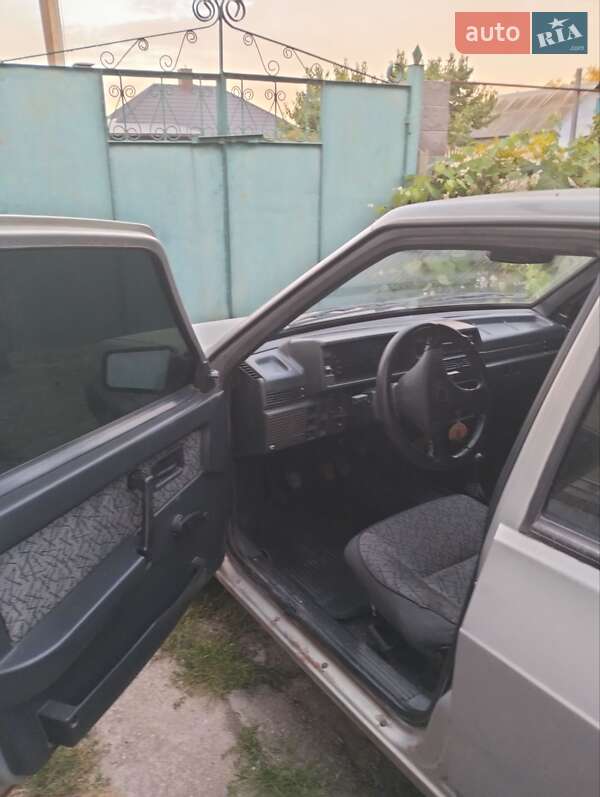 Хэтчбек ВАЗ / Lada 2109 2006 в Днепре