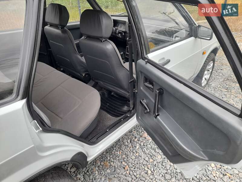 Хетчбек ВАЗ / Lada 2109 1990 в Києві фото 9 Хетчбек ВАЗ / Lada 2109 1990 в Києві