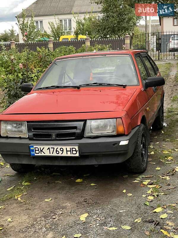 Хетчбек ВАЗ / Lada 2109 1990 в Дубні фото Хетчбек ВАЗ / Lada 2109 1990 в Дубні