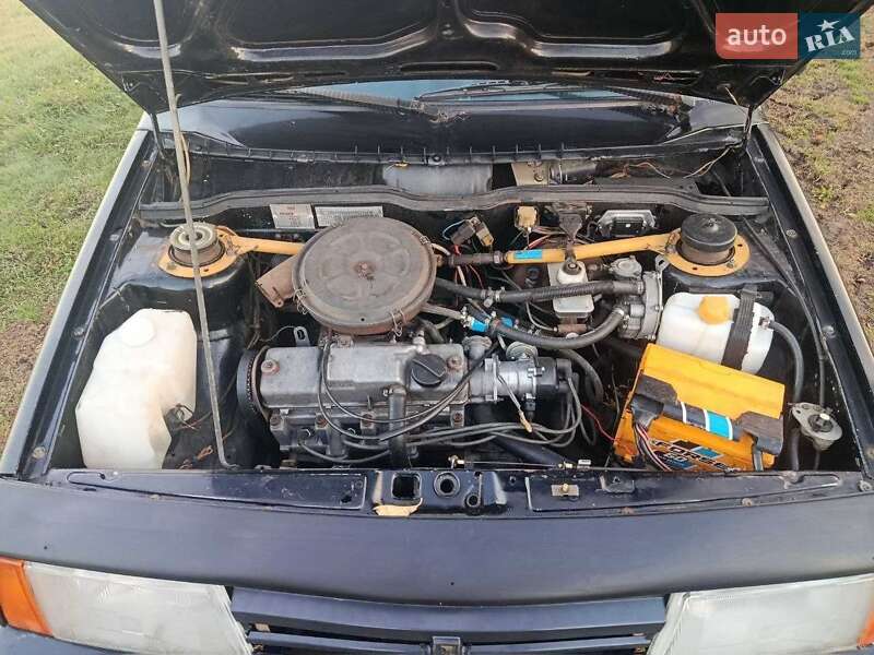 Хэтчбек ВАЗ / Lada 2109 1990 в Змиеве фото 7 Хэтчбек ВАЗ / Lada 2109 1990 в Змиеве