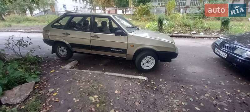 Хэтчбек ВАЗ / Lada 2109 1998 в Киеве