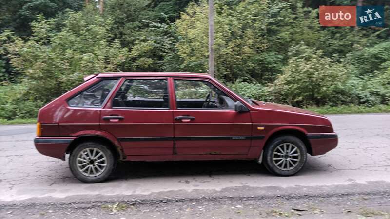 Хэтчбек ВАЗ / Lada 2109 1998 в Ровно