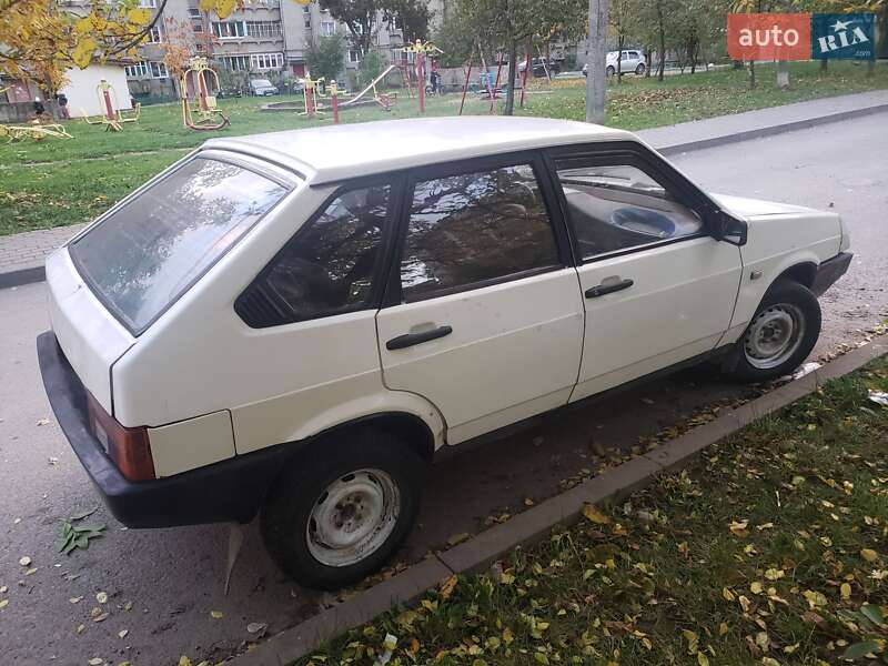 Хэтчбек ВАЗ / Lada 2109 1998 в Коломые