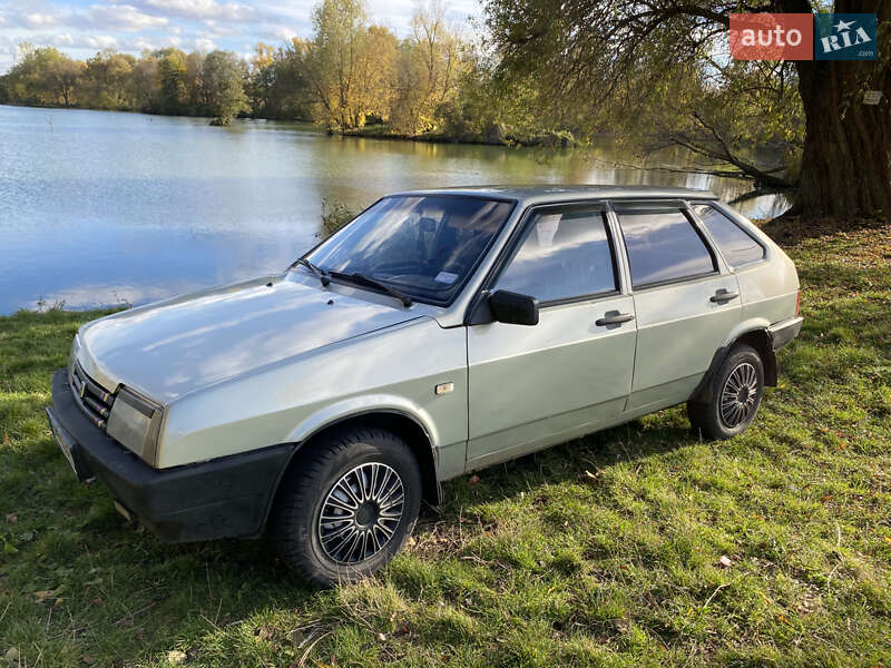 Хэтчбек ВАЗ / Lada 2109 2000 в Конотопе фото 4 Хэтчбек ВАЗ / Lada 2109 2000 в Конотопе