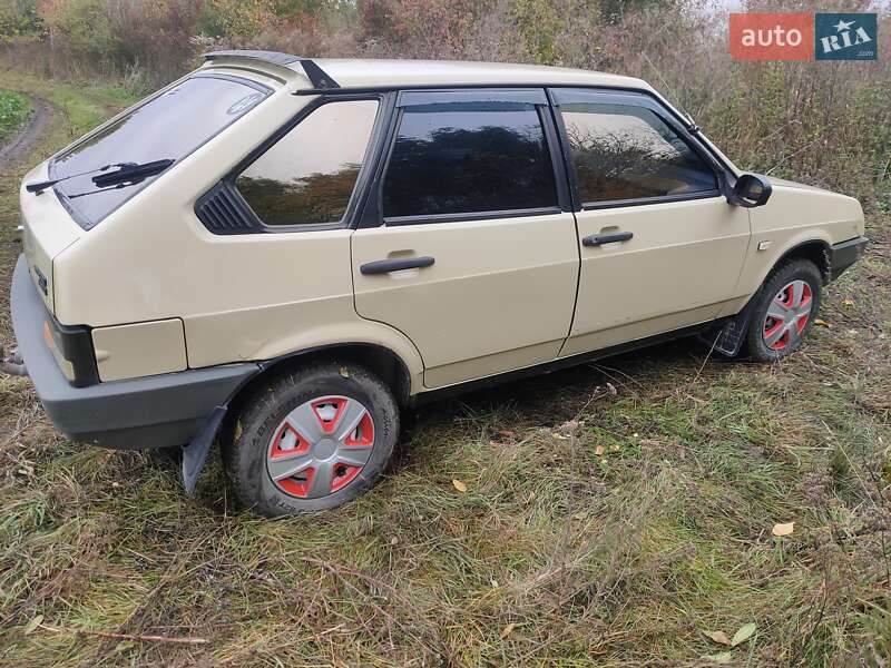 Хэтчбек ВАЗ / Lada 2109 1990 в Скалате