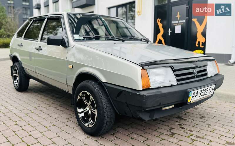 Хэтчбек ВАЗ / Lada 2109 2006 в Белогородке