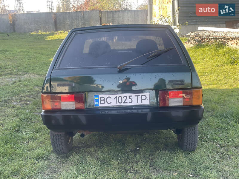 Хэтчбек ВАЗ / Lada 2109 2002 в Львове