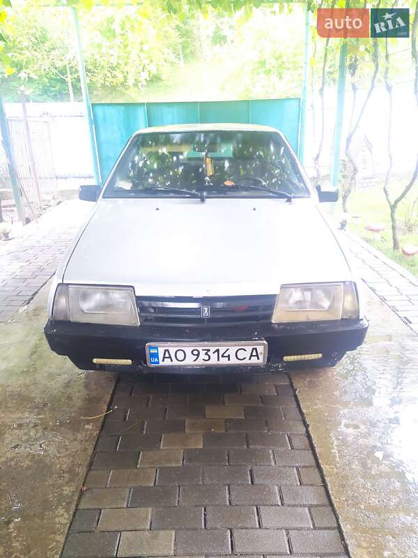 Хэтчбек ВАЗ / Lada 2109 1991 в Ужгороде фото 6 Хэтчбек ВАЗ / Lada 2109 1991 в Ужгороде