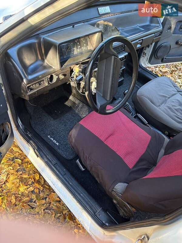 Хэтчбек ВАЗ / Lada 2109 1993 в Зборове фото 23 Хэтчбек ВАЗ / Lada 2109 1993 в Зборове