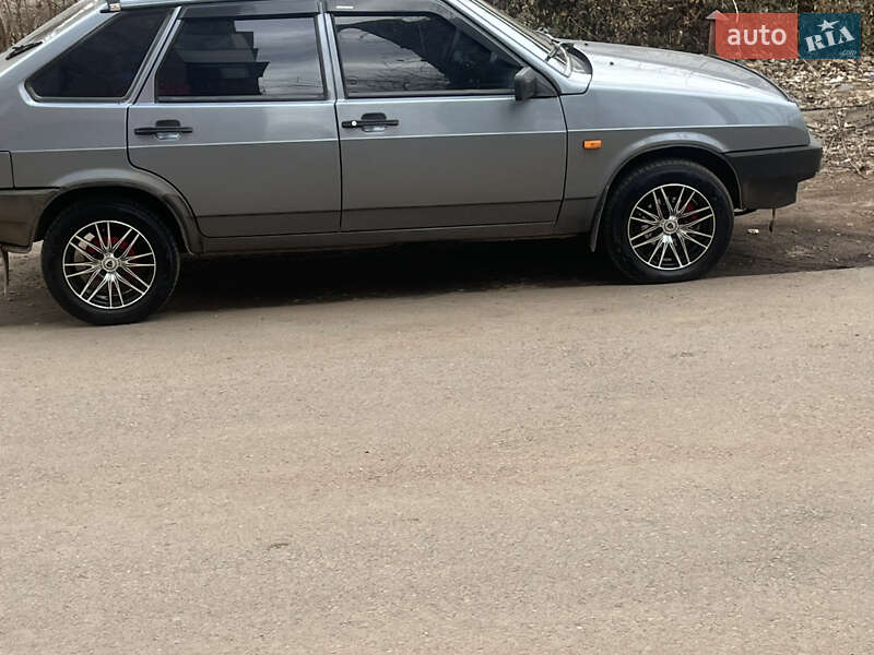 Хэтчбек ВАЗ / Lada 2109 2008 в Николаеве фото 7 Хэтчбек ВАЗ / Lada 2109 2008 в Николаеве