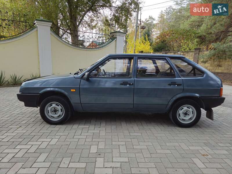 Хэтчбек ВАЗ / Lada 2109 2002 в Новомосковске фото 3 Хэтчбек ВАЗ / Lada 2109 2002 в Новомосковске