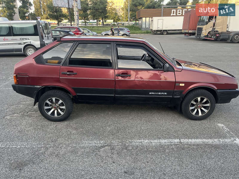 Хетчбек ВАЗ / Lada 2109 1991 в Києві фото 6 Хетчбек ВАЗ / Lada 2109 1991 в Києві
