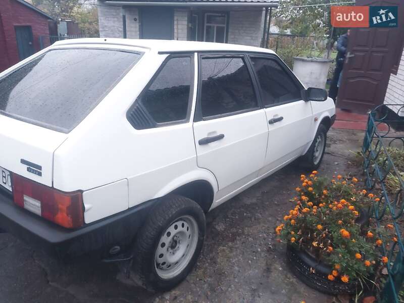 Хэтчбек ВАЗ / Lada 2109 1989 в Прилуках фото 5 Хэтчбек ВАЗ / Lada 2109 1989 в Прилуках