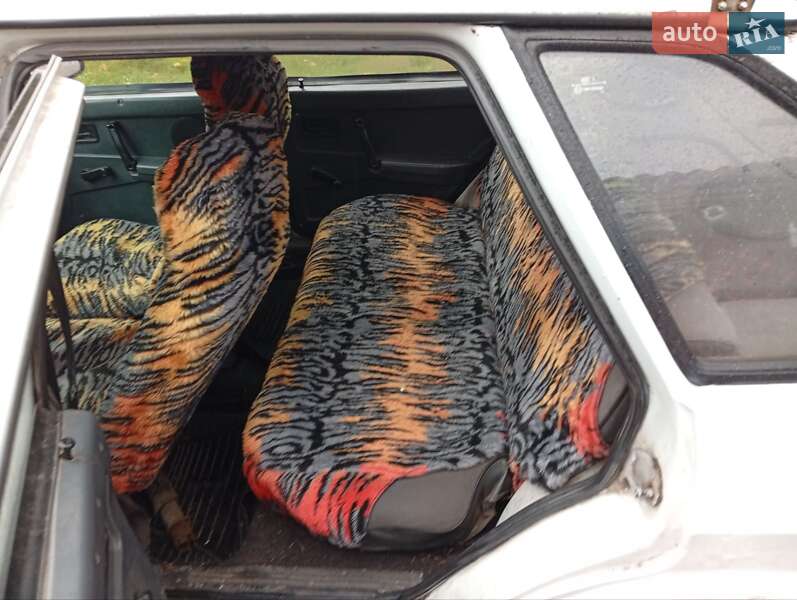 Хэтчбек ВАЗ / Lada 2109 1989 в Нежине фото 4 Хэтчбек ВАЗ / Lada 2109 1989 в Нежине