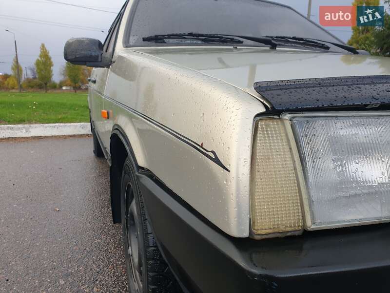 Хетчбек ВАЗ / Lada 2109 2007 в Кременчуці фото 11 Хетчбек ВАЗ / Lada 2109 2007 в Кременчуці